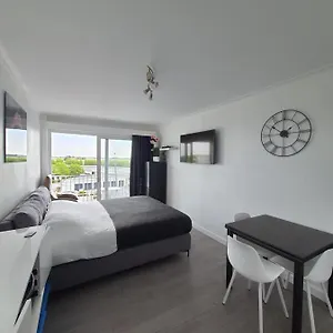 studio-julian.ostend-hotel.net/