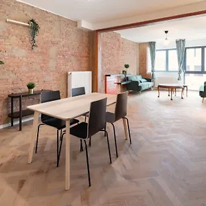  Appartement Two-bedroom In The Heart Of